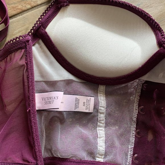 Victoria's Secret purple lace corset - Picture 7 of 9